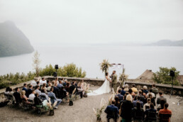 zdjęcia ze ślubu nad jeziorem