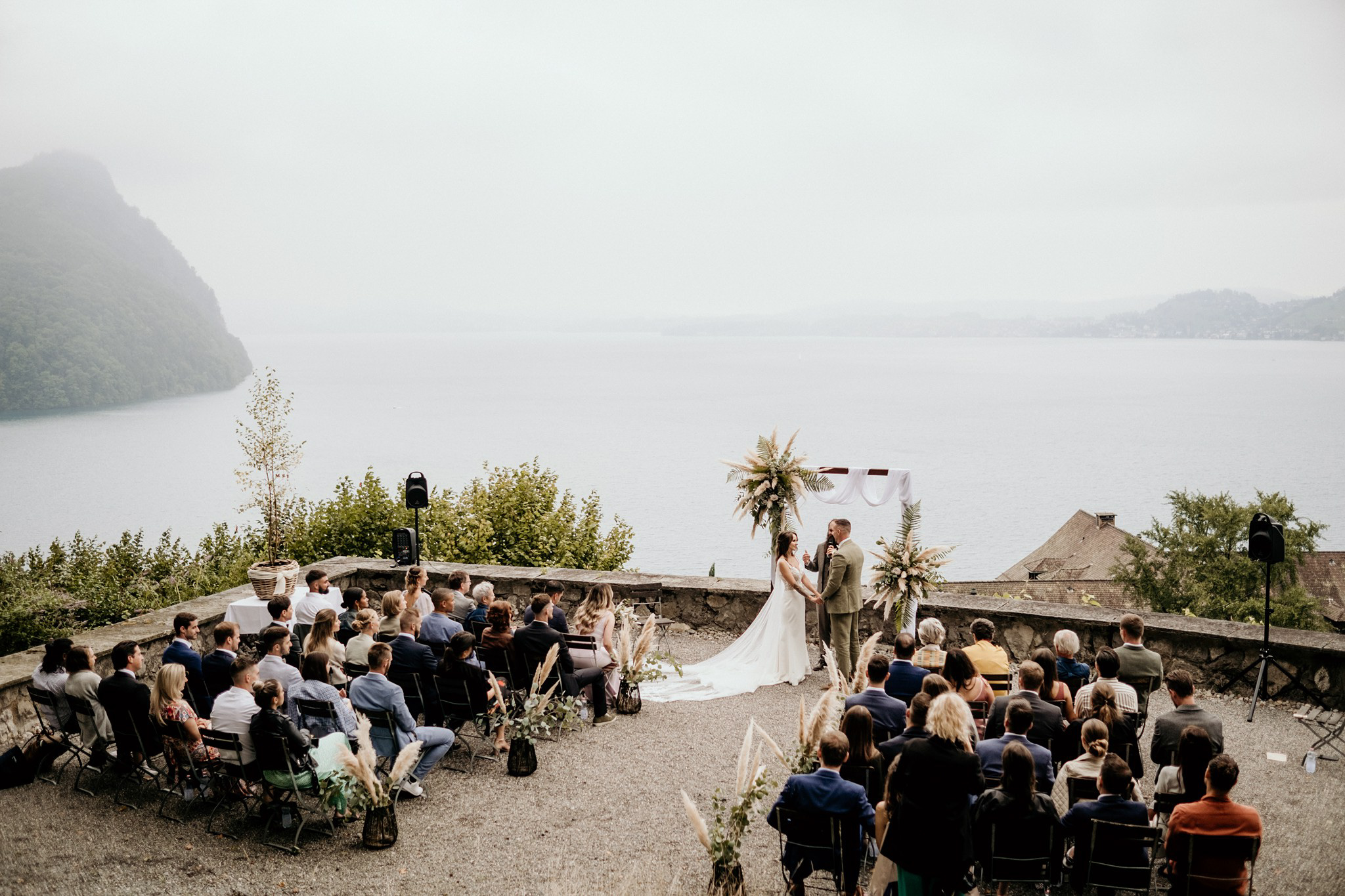 zdjęcia ze ślubu nad jeziorem