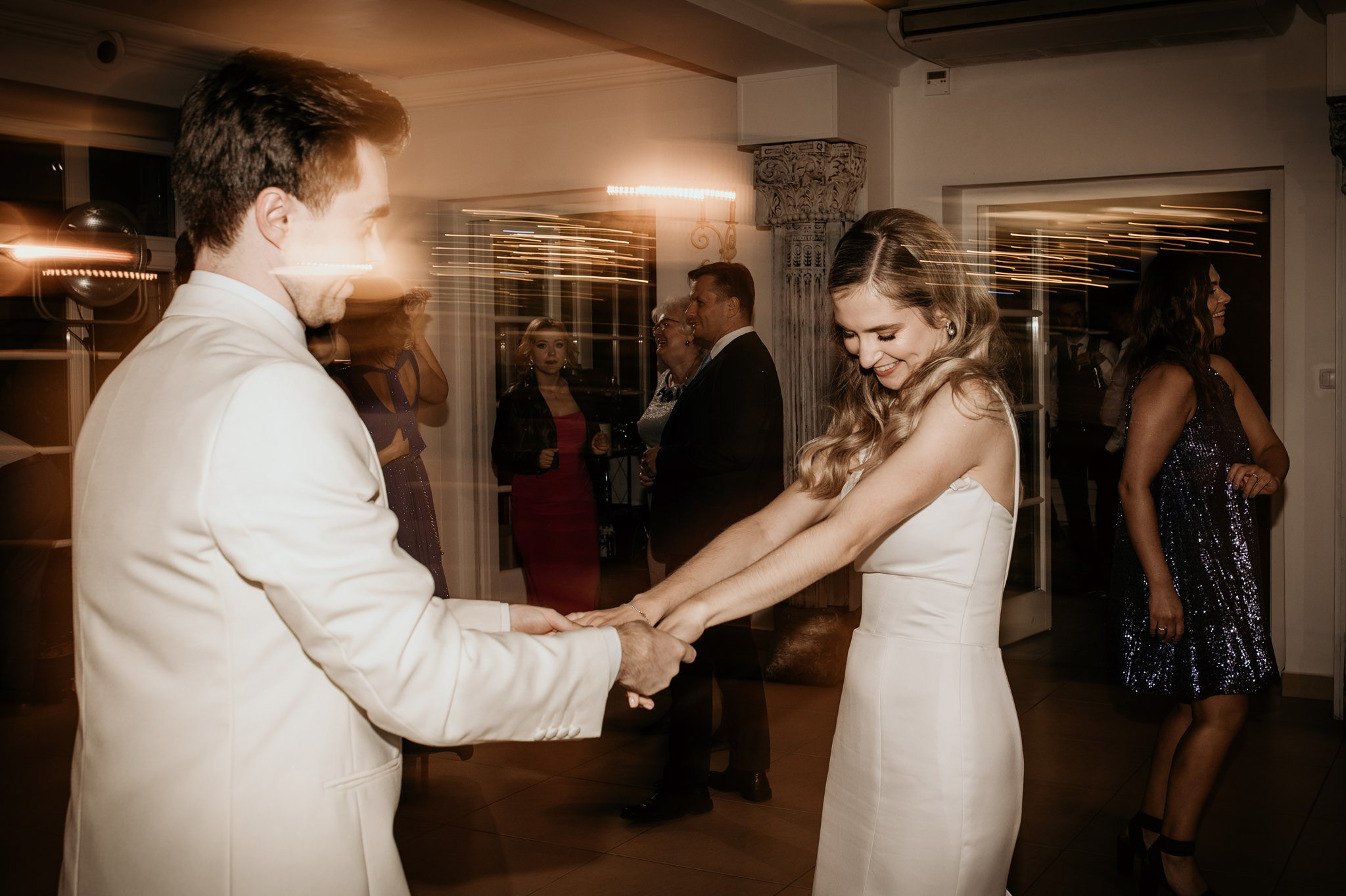 dynamic wedding photography