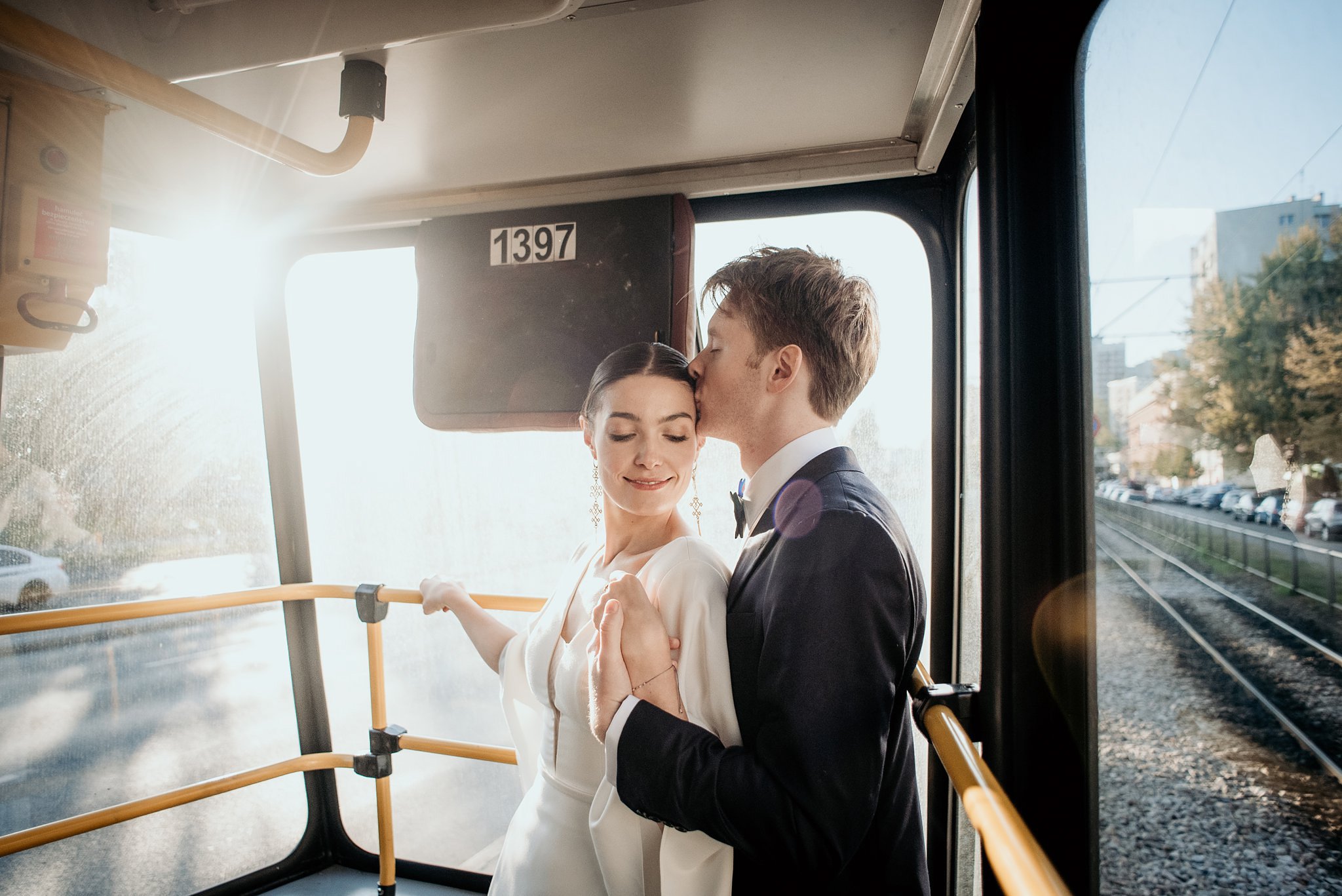 sesja ślubna w tramwaju